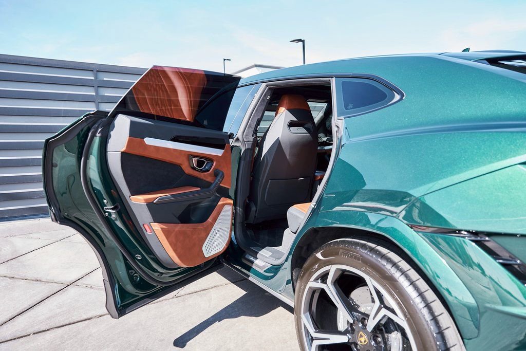 Used 2023 Lamborghini Urus S image 32