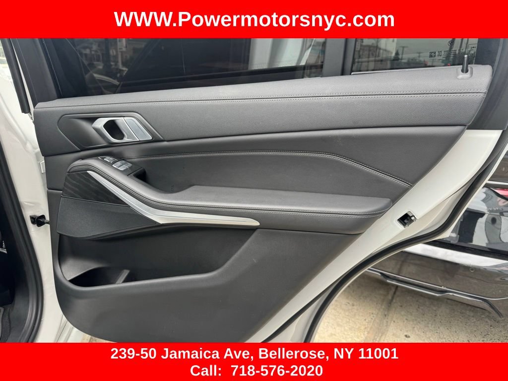 Used 2022 BMW X7 xDrive40i w/ Premium Package AWD/4WD image 30