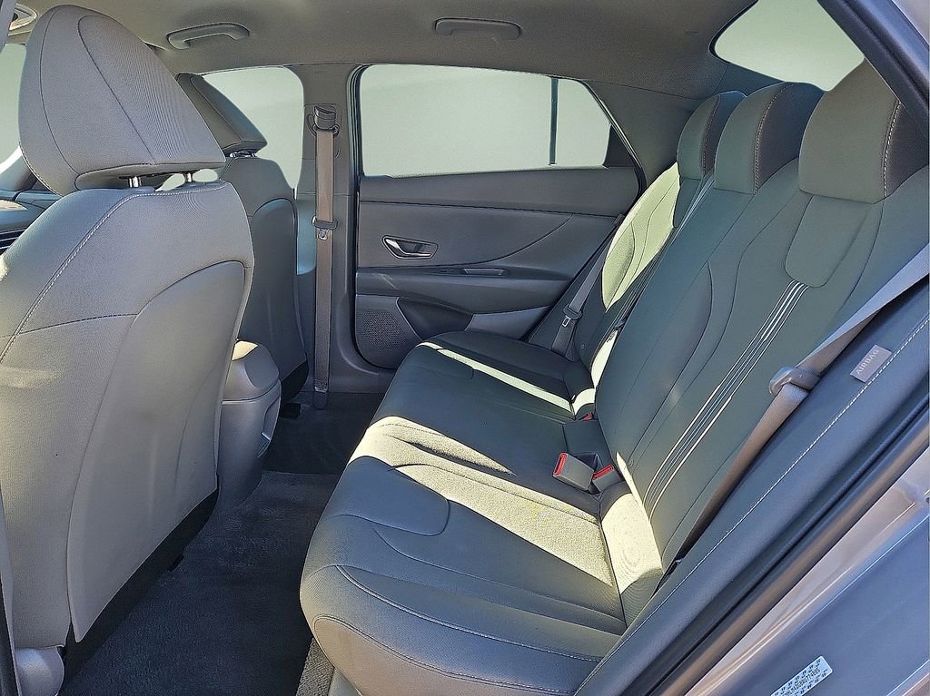 Used 2024 Hyundai Elantra SEL image 12