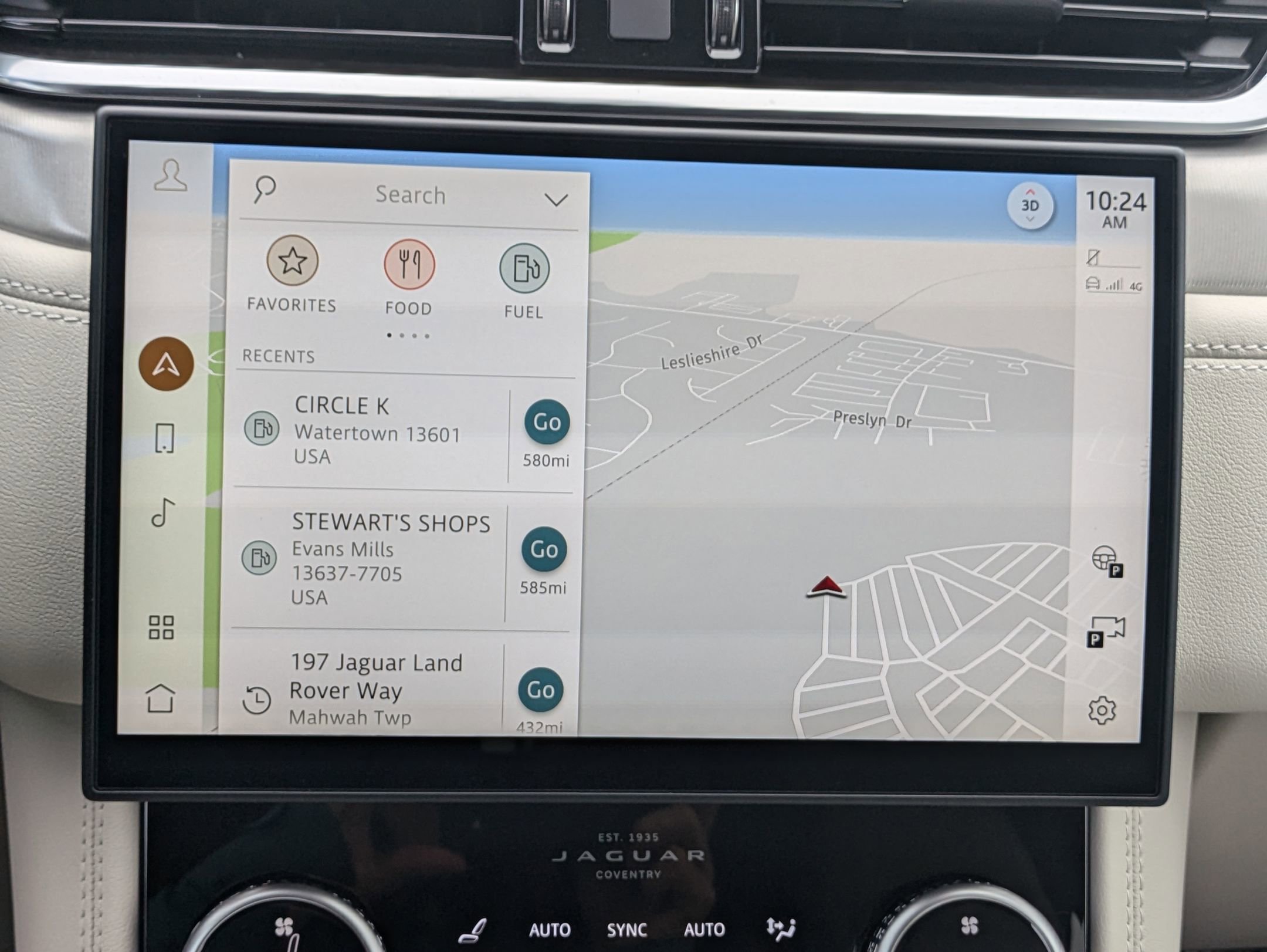 Used 2026 Jaguar F-PACE R-Dynamic S image 13