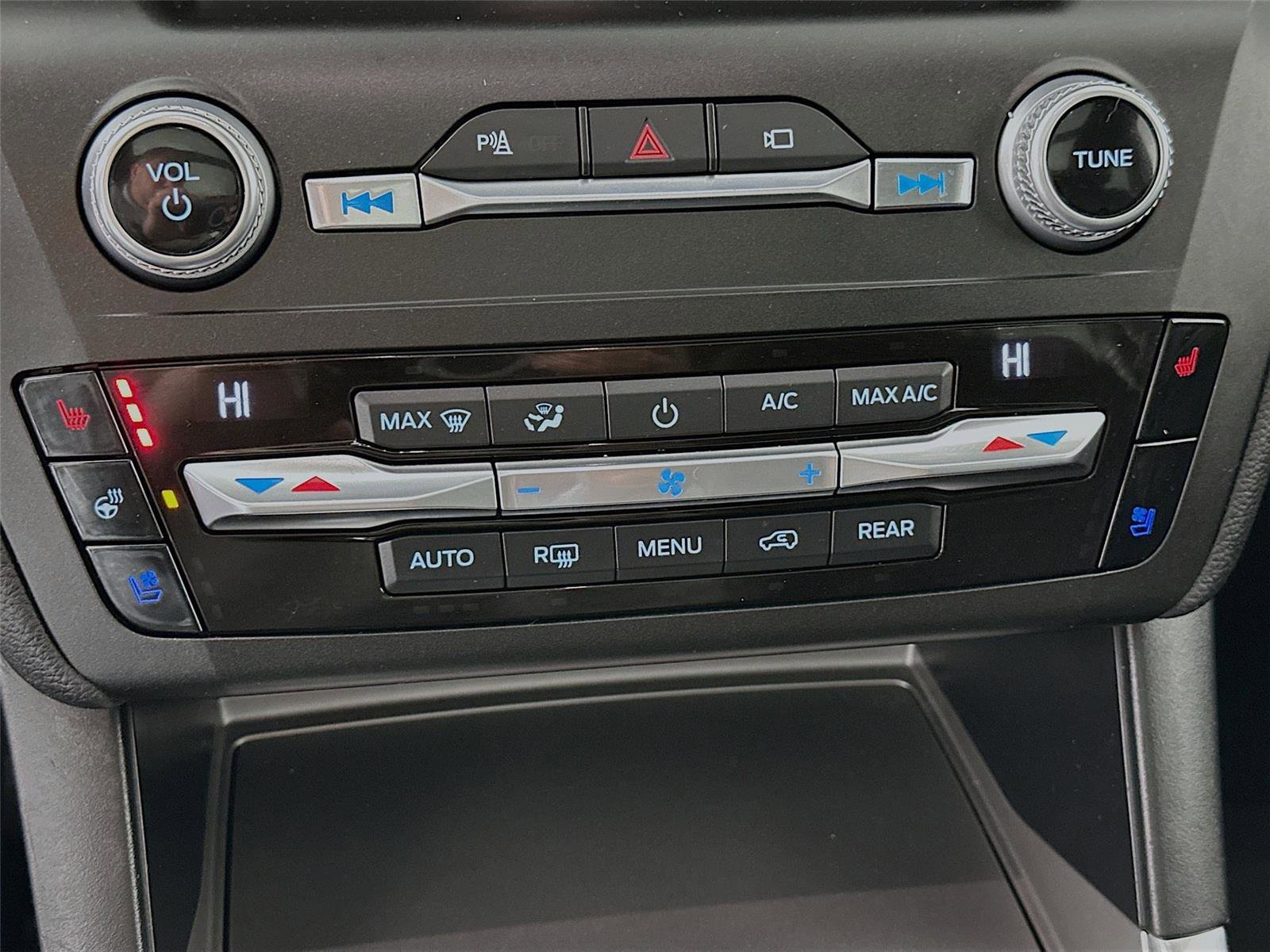 Used 2020 Ford Explorer Limited image 9