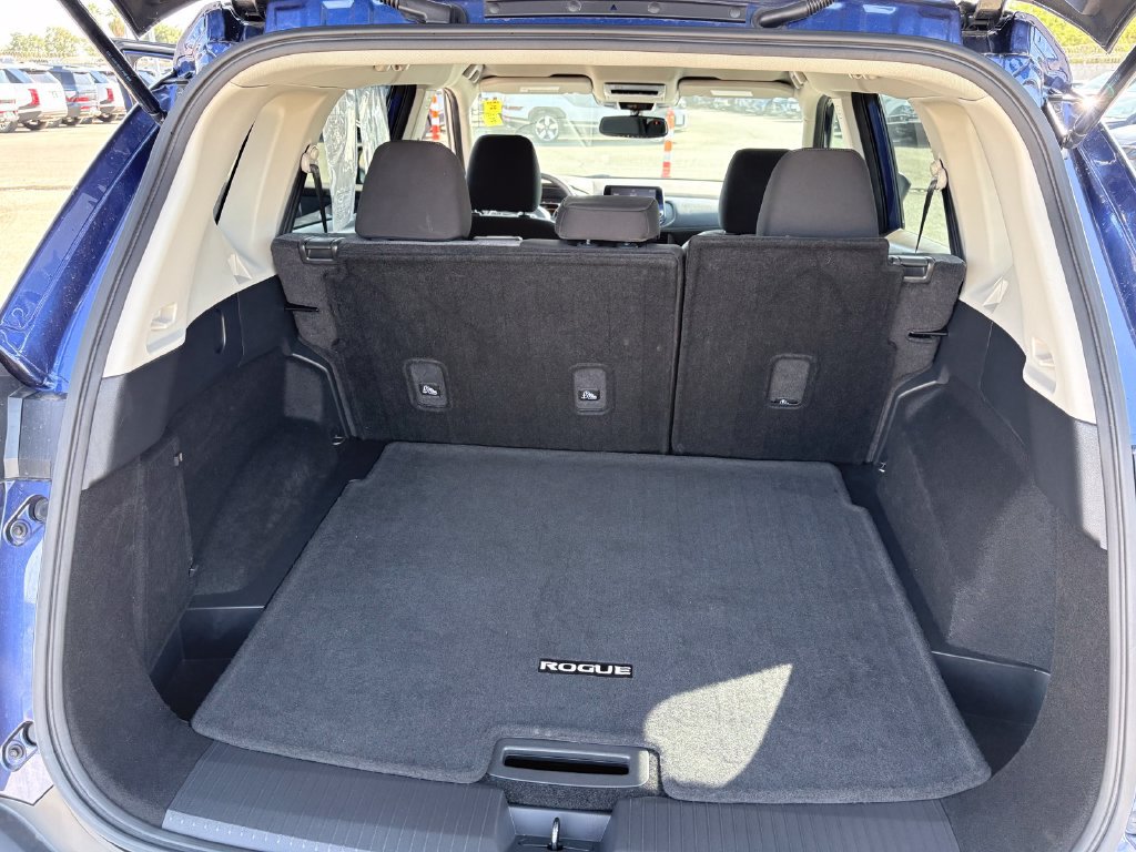 Used 2023 Nissan Rogue SV FWD image 25
