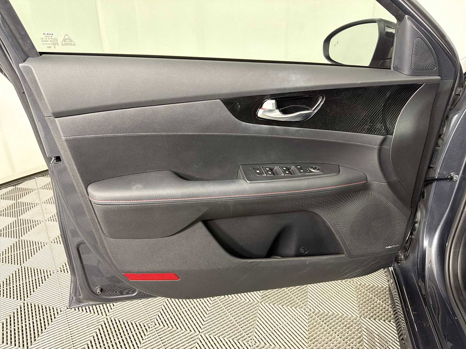 Used 2023 Kia Forte GT w/ GT2 Package image 10