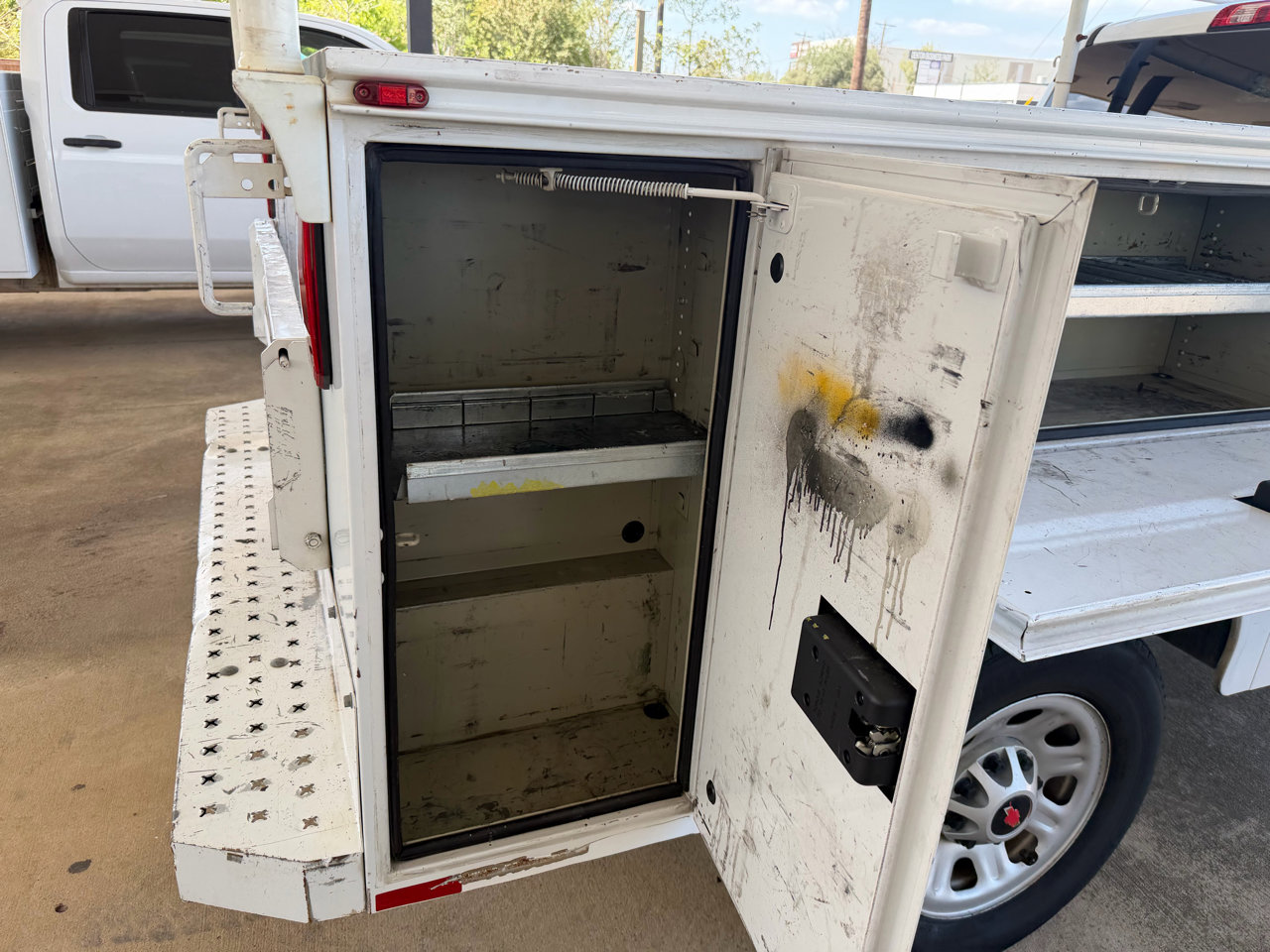 Used 2018 Chevrolet Silverado 3500 W/T w/ WT Convenience Package image 33