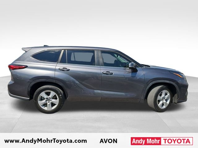 Used 2023 Toyota Highlander LE FWD image 8