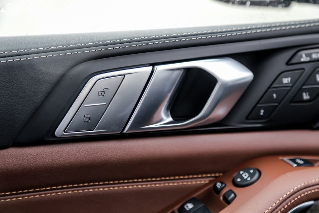 New 2026 BMW X7 xDrive40i w/ Executive Package image 18