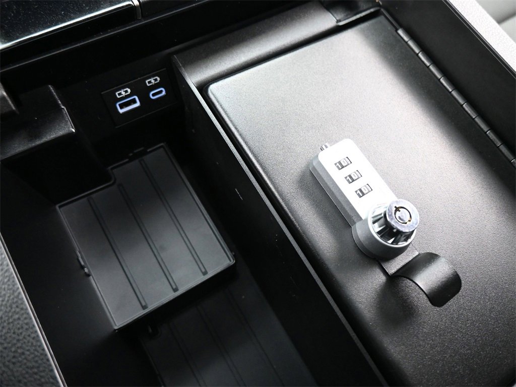 Used 2025 Toyota Tundra Limited image 18