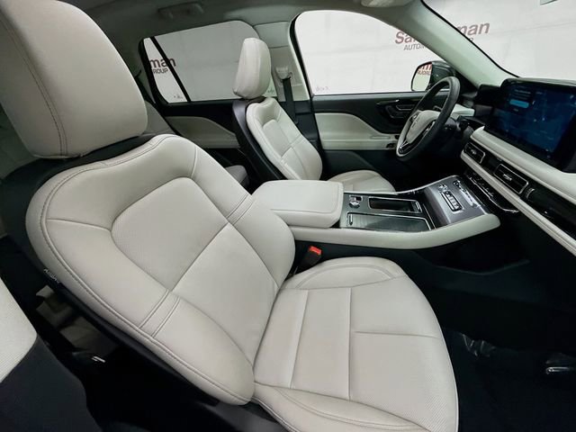 Used 2025 Lincoln Aviator AWD image 30