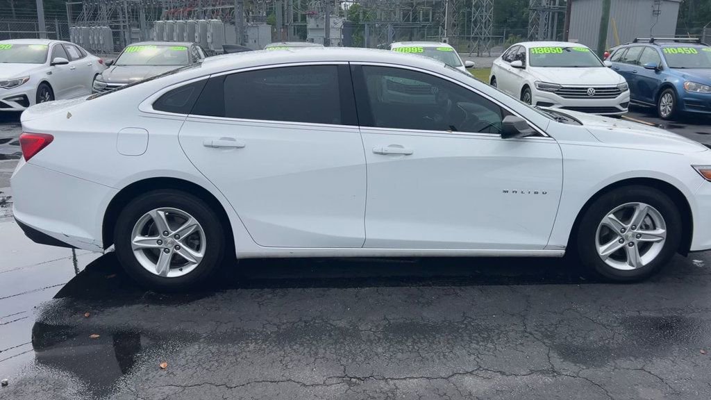 Used 2022 Chevrolet Malibu LS FWD image 9