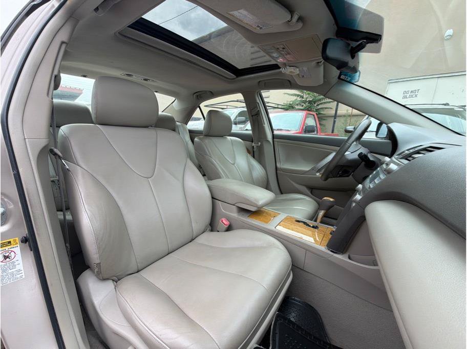 Used 2007 Toyota Camry XLE FWD image 4