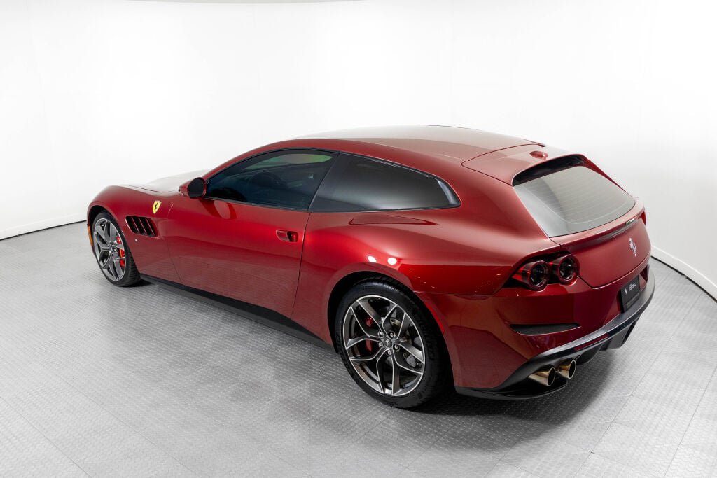 Certified 2019 Ferrari GTC4Lusso T RWD image 7