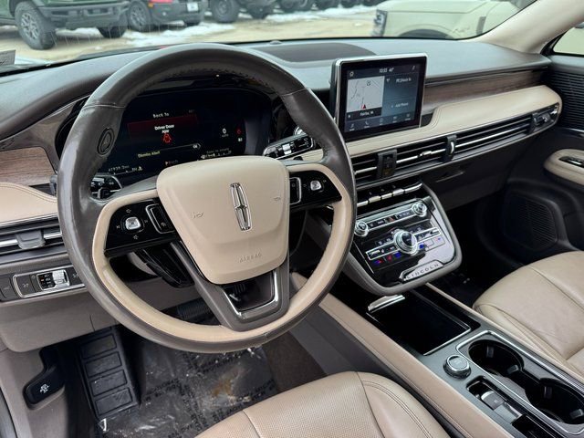 Used 2022 Lincoln Corsair Reserve w/ Equipment Group 201A image 3