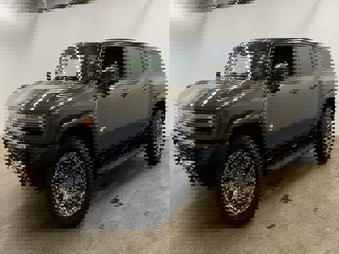 Used 2025 GMC Hummer EV 3X w/ LPO, Illumination Package image 1