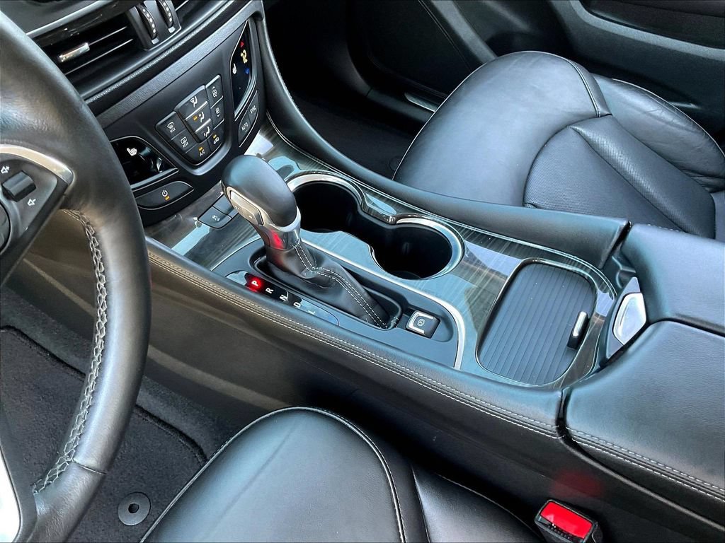 Used 2020 Buick Envision Essence AWD/4WD image 19