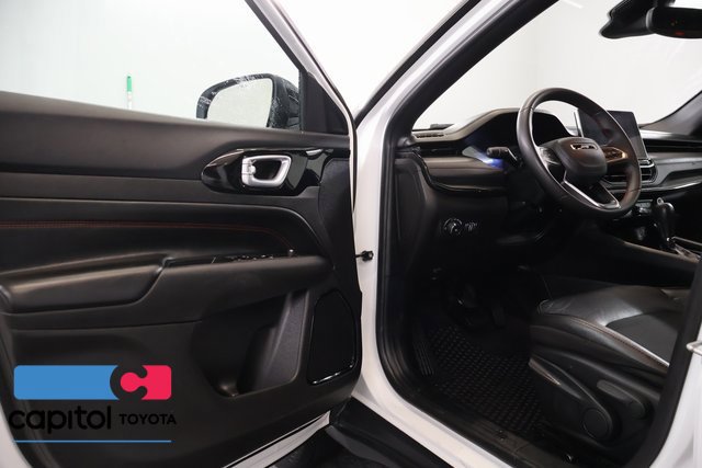 Used 2025 Jeep Compass Trailhawk AWD/4WD image 8