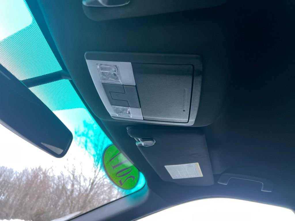 Used 2017 Ford Explorer XLT w/ Equipment Group 202A image 21