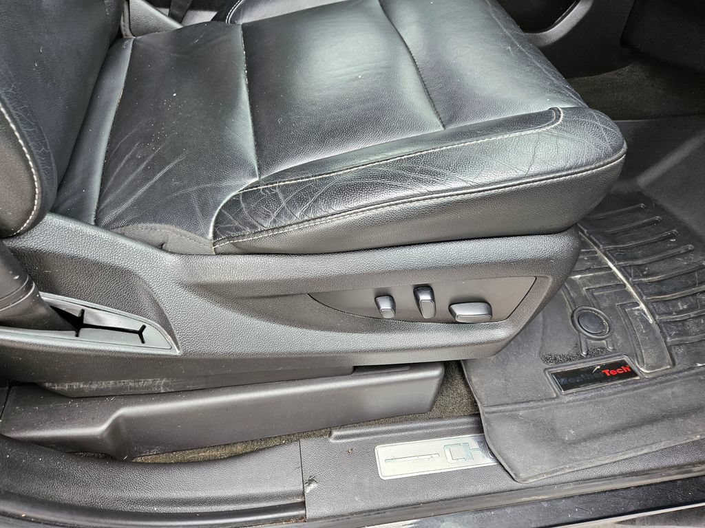 Used 2018 Chevrolet Suburban LT AWD/4WD image 35