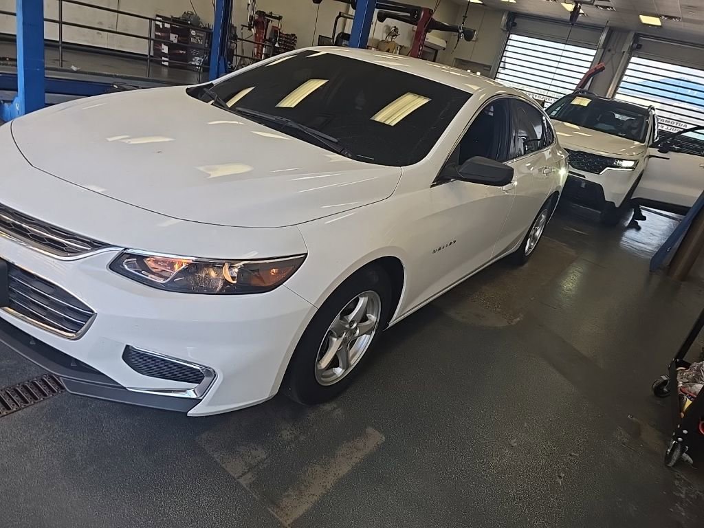 Used 2018 Chevrolet Malibu LS w/ LPO, Convenience Package 1 FWD image 5