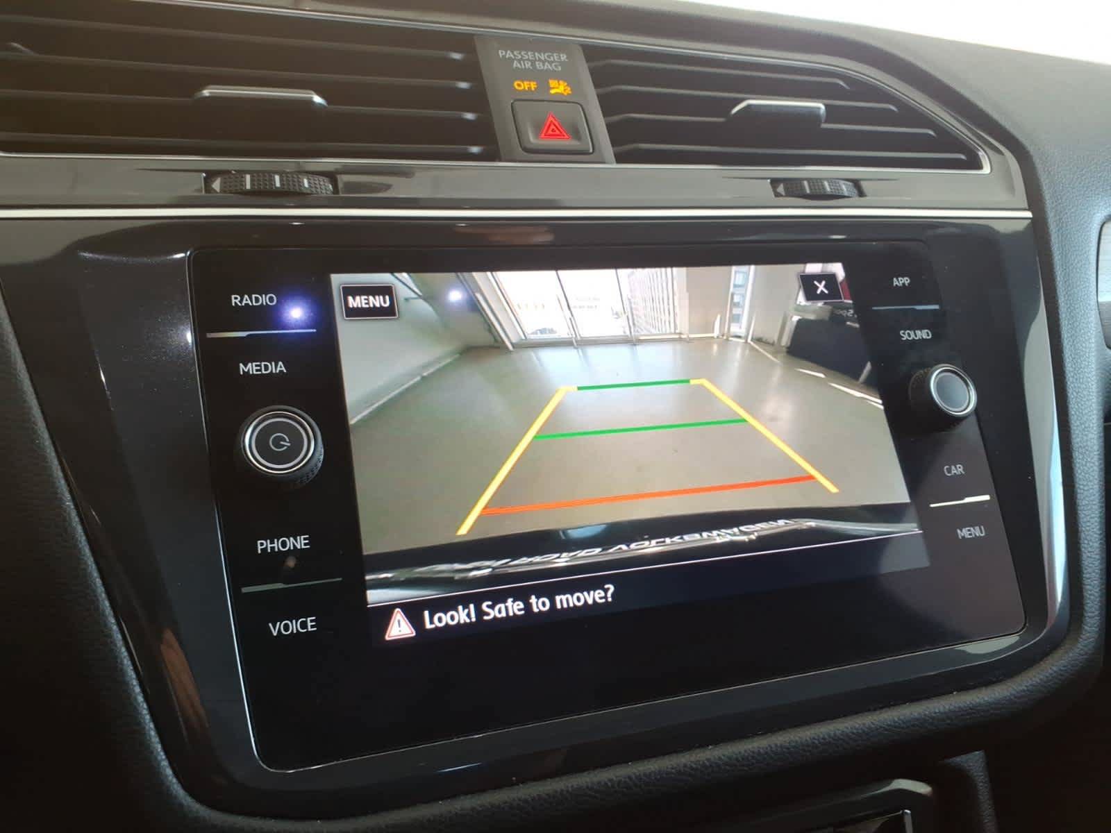 Used 2020 Volkswagen Tiguan SE R-Line AWD/4WD image 24