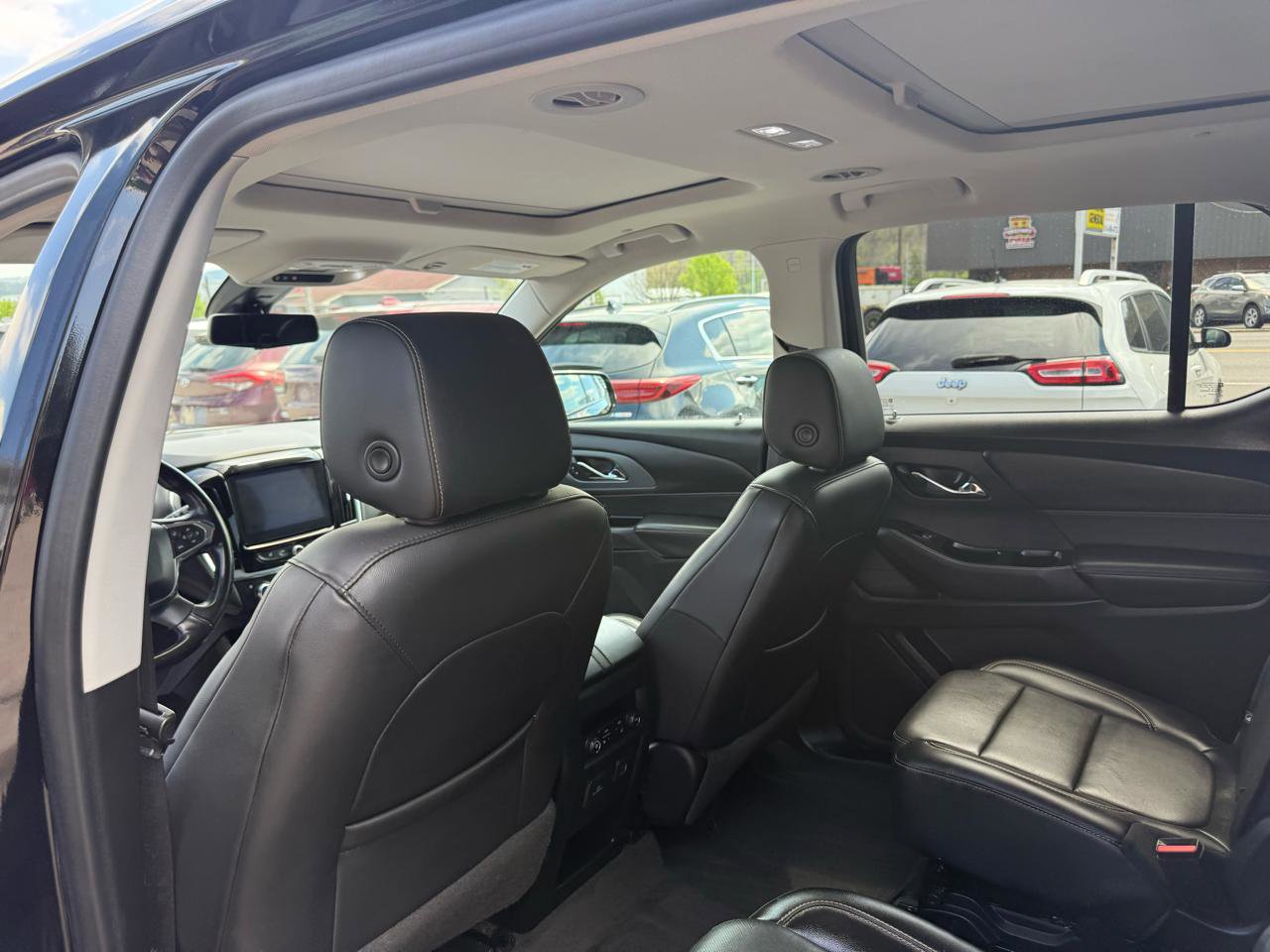 Used 2019 Chevrolet Traverse Premier w/ Redline Edition AWD/4WD image 31