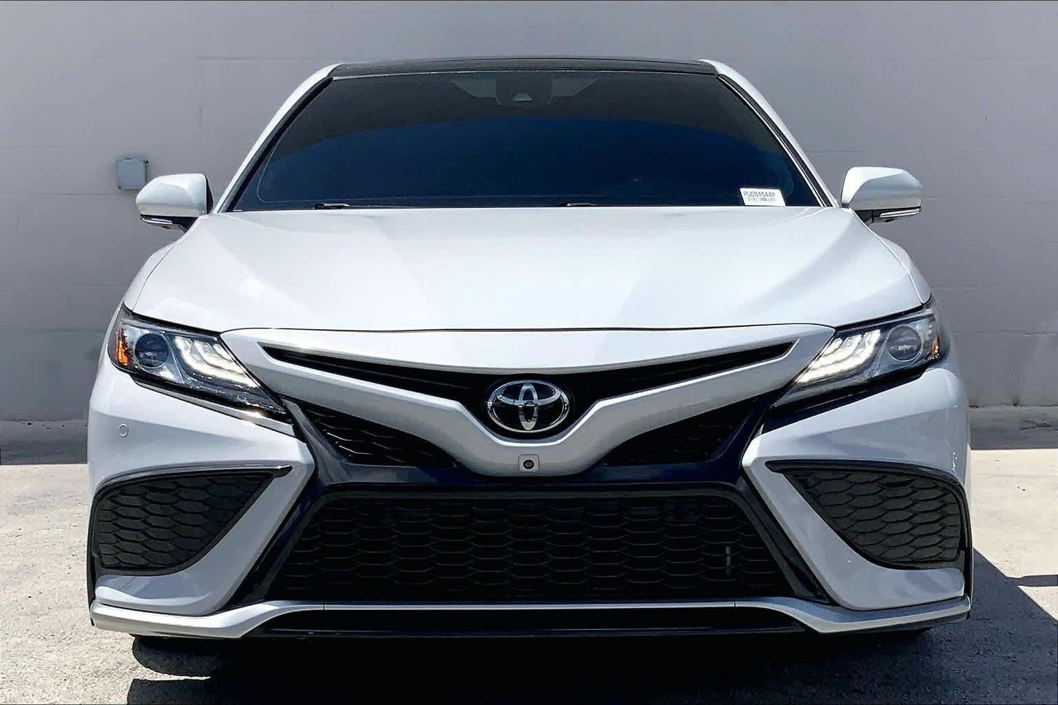 Used 2023 Toyota Camry XSE FWD image 6