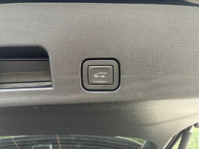 Used 2026 Chevrolet Traverse RS w/ LPO, Floor Liner Package AWD/4WD image 7