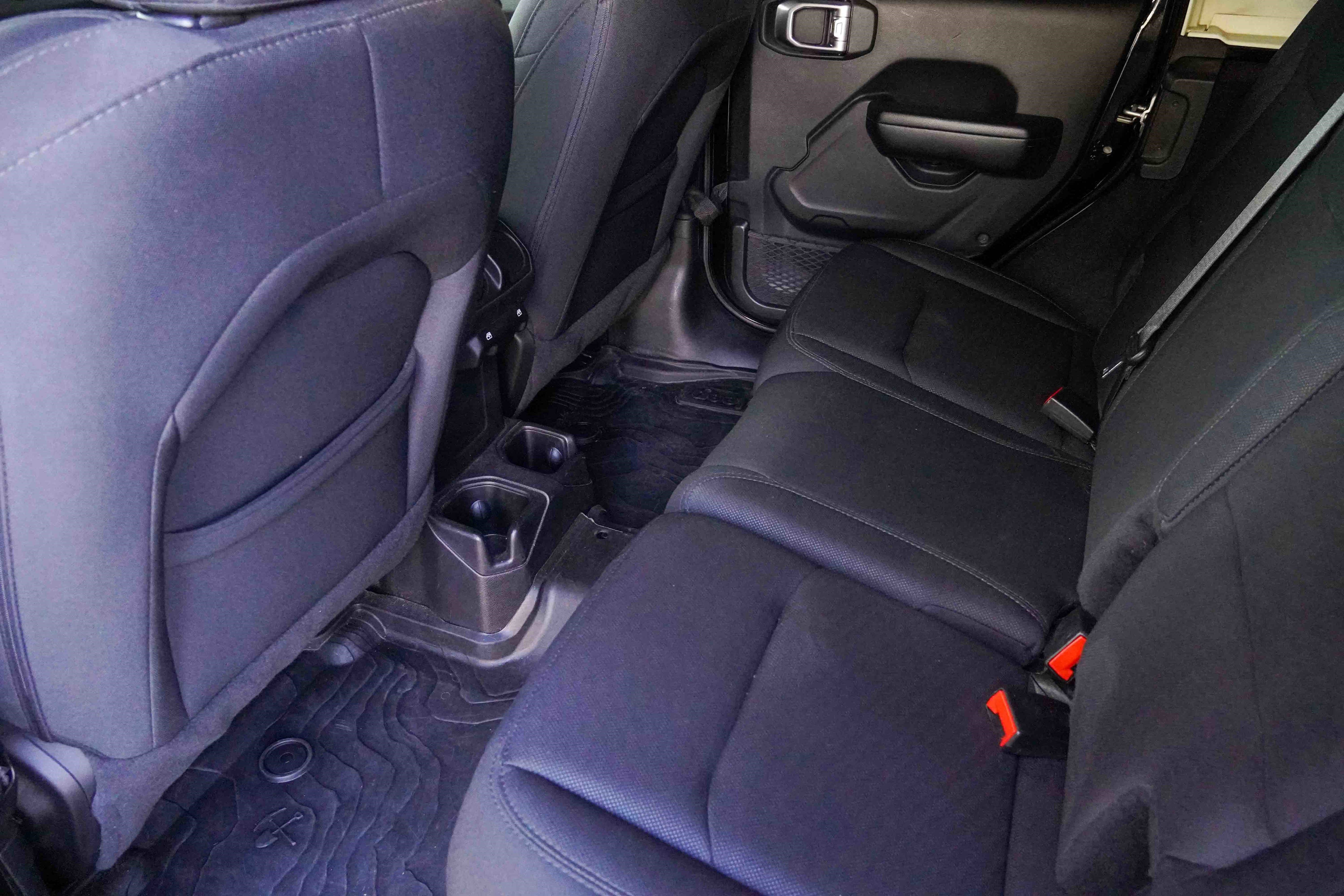 Used 2019 Jeep Wrangler Unlimited Sport S image 33