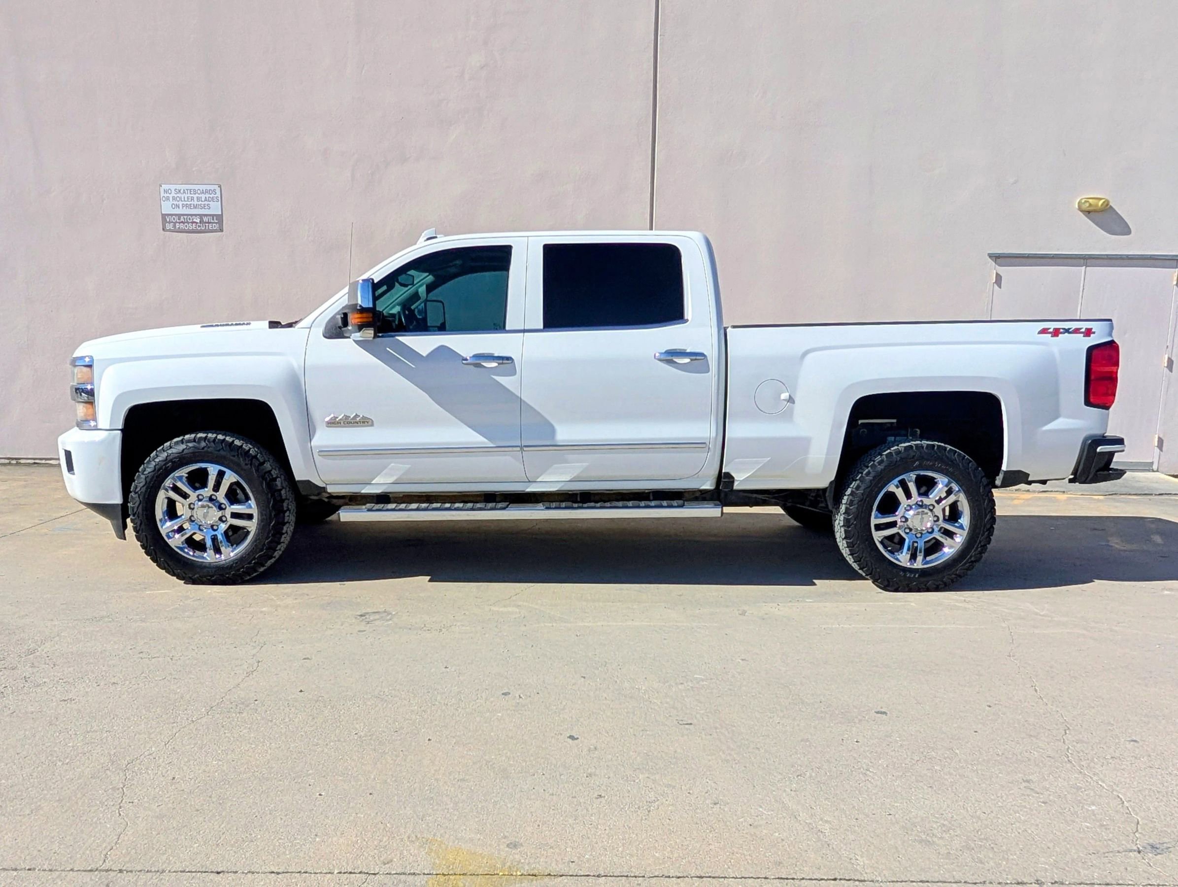 Used 2016 Chevrolet Silverado 2500 High Country w/ Duramax Plus Package image 6