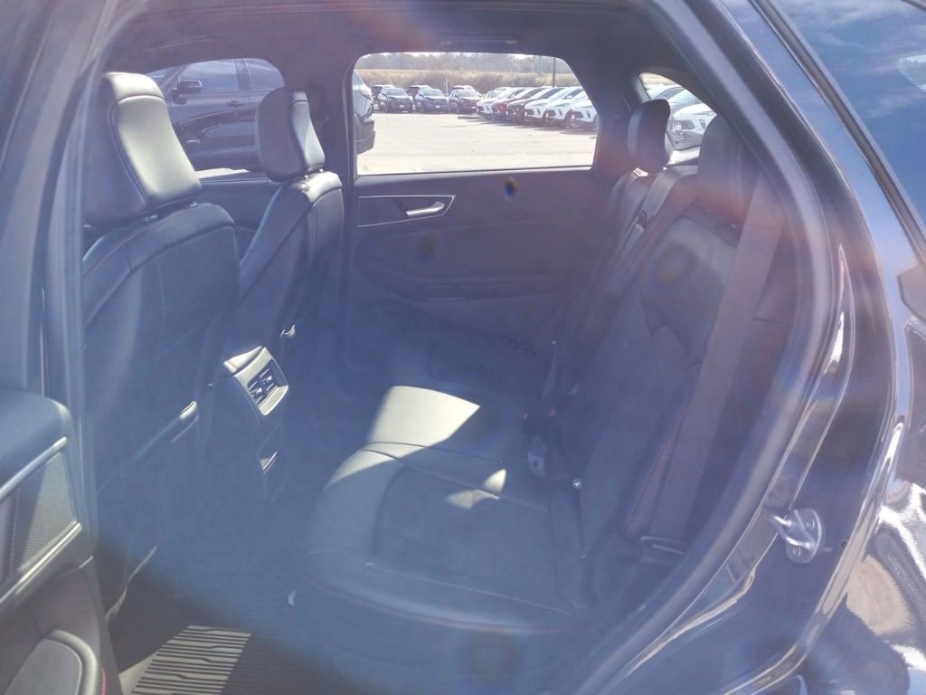 Used 2021 Ford Edge ST-Line w/ Cold Weather Package image 22