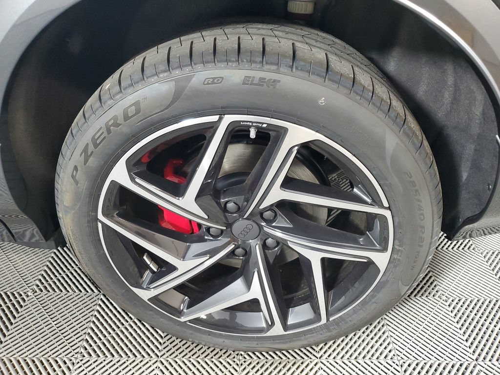 New 2027 Audi SQ6 e-tron Premium Plus AWD/4WD image 10