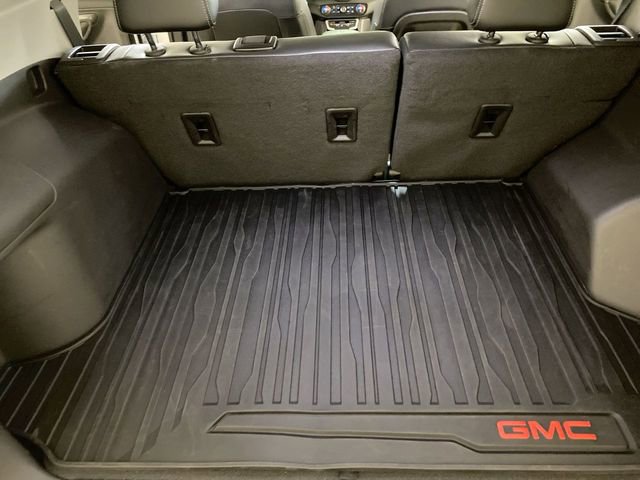 Used 2024 GMC Terrain SLT AWD/4WD image 12