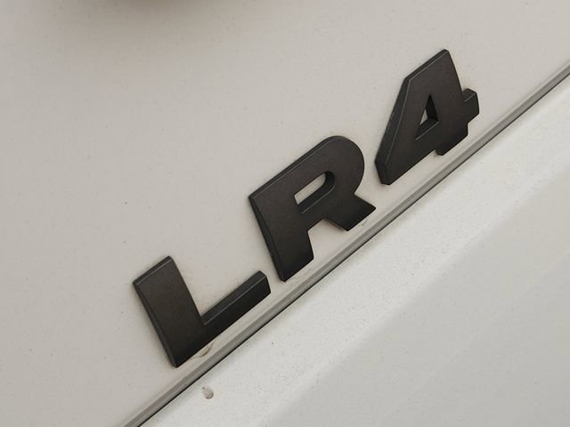 Used 2013 Land Rover LR4 HSE w/ HSE Pkg image 12