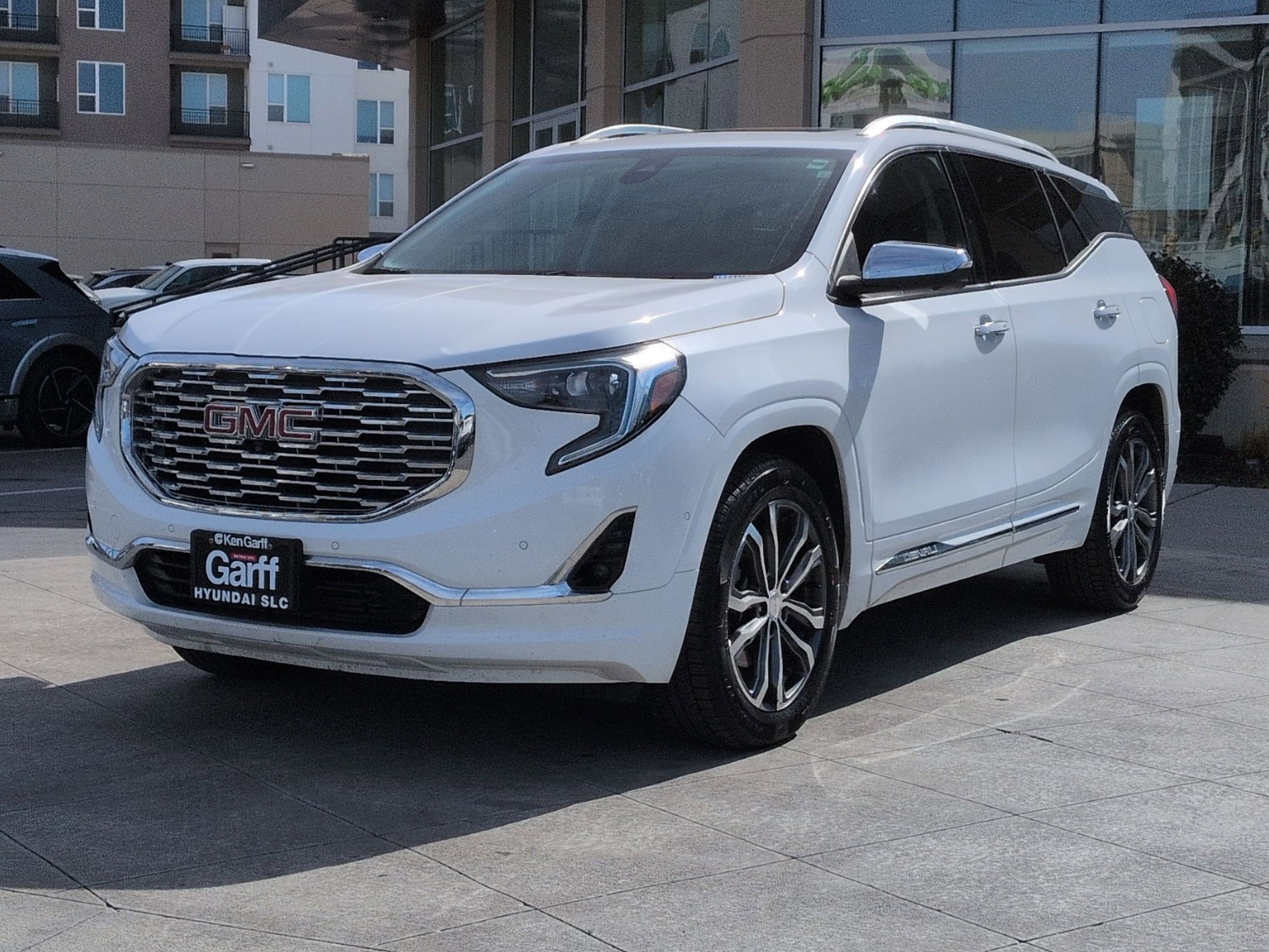 Used 2020 GMC Terrain Denali w/ Denali Premium Package image 9