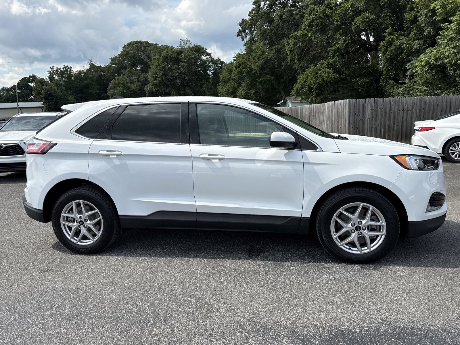 Used 2023 Ford Edge SEL AWD/4WD image 6