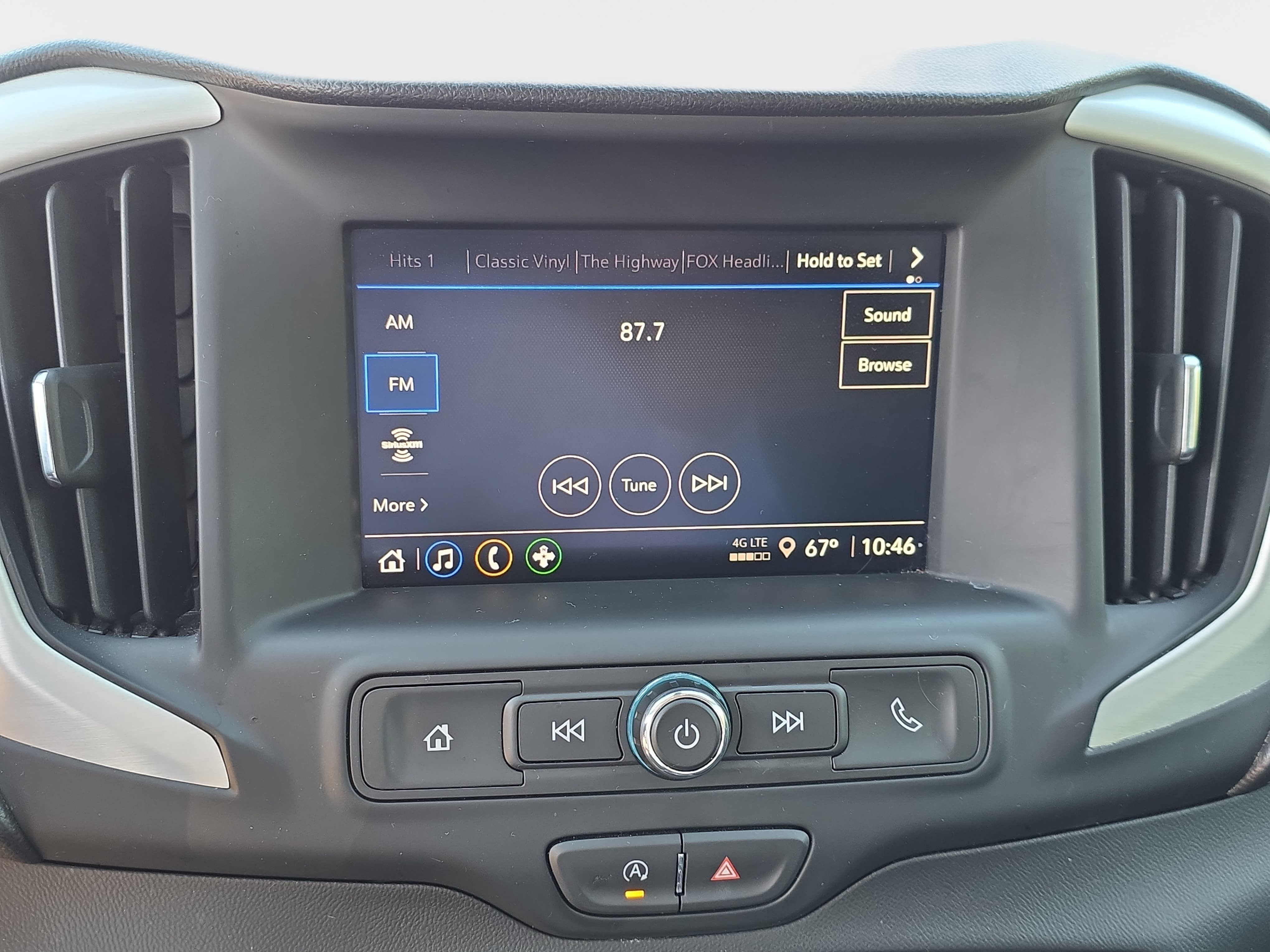 Used 2024 GMC Terrain SLE AWD/4WD image 18