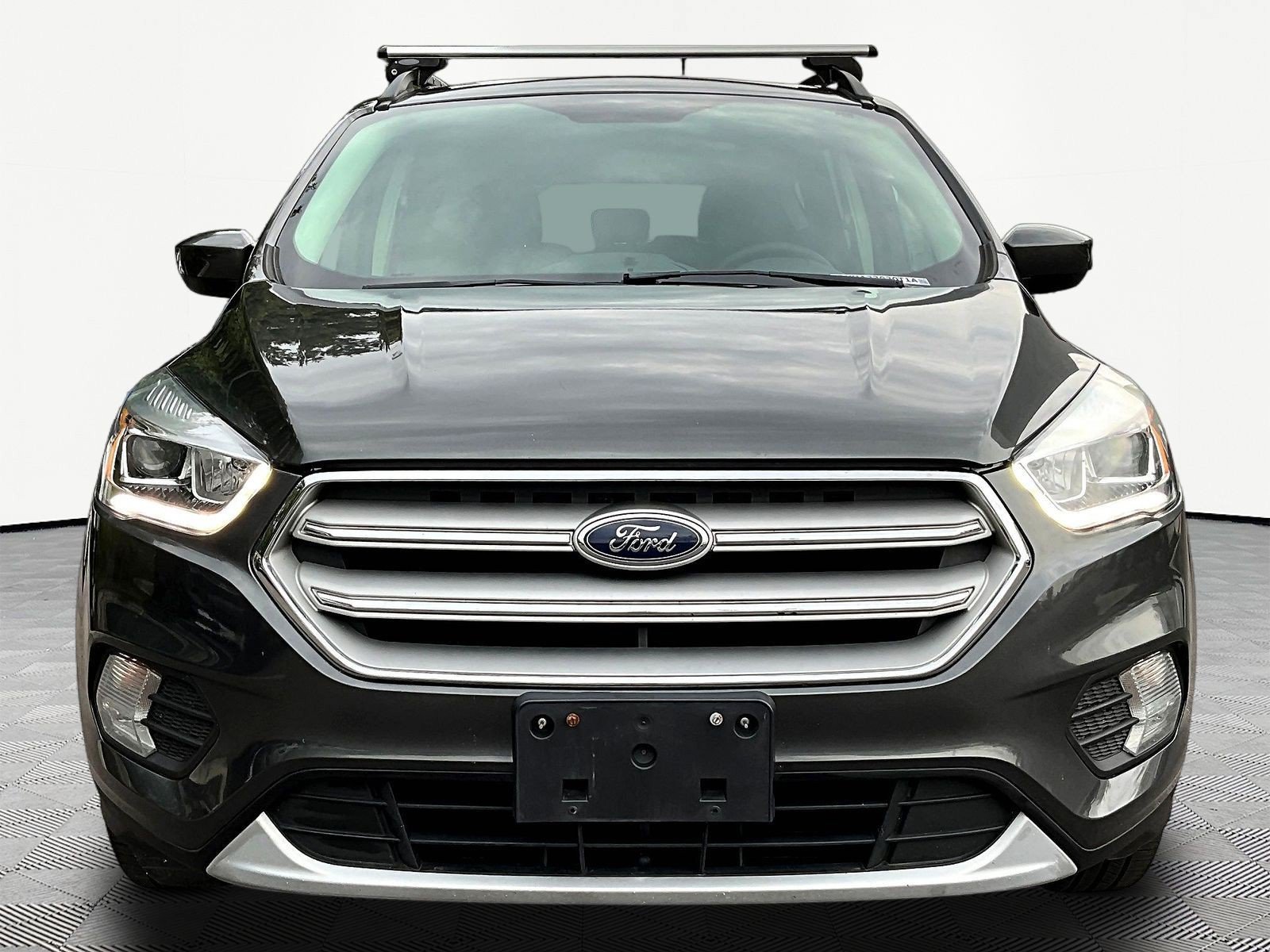 Used 2019 Ford Escape SEL FWD image 2