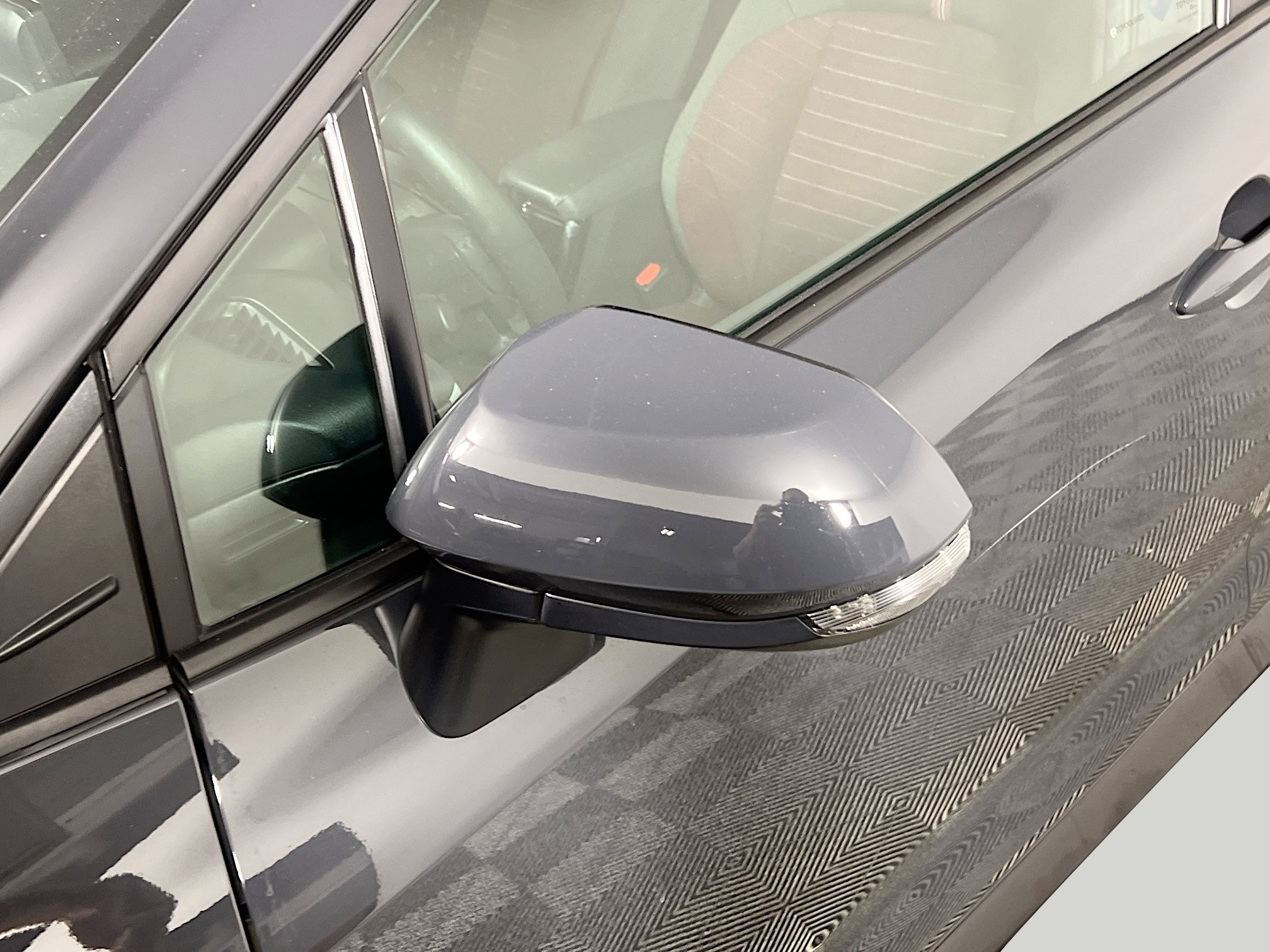 Used 2025 Toyota Corolla SE image 13