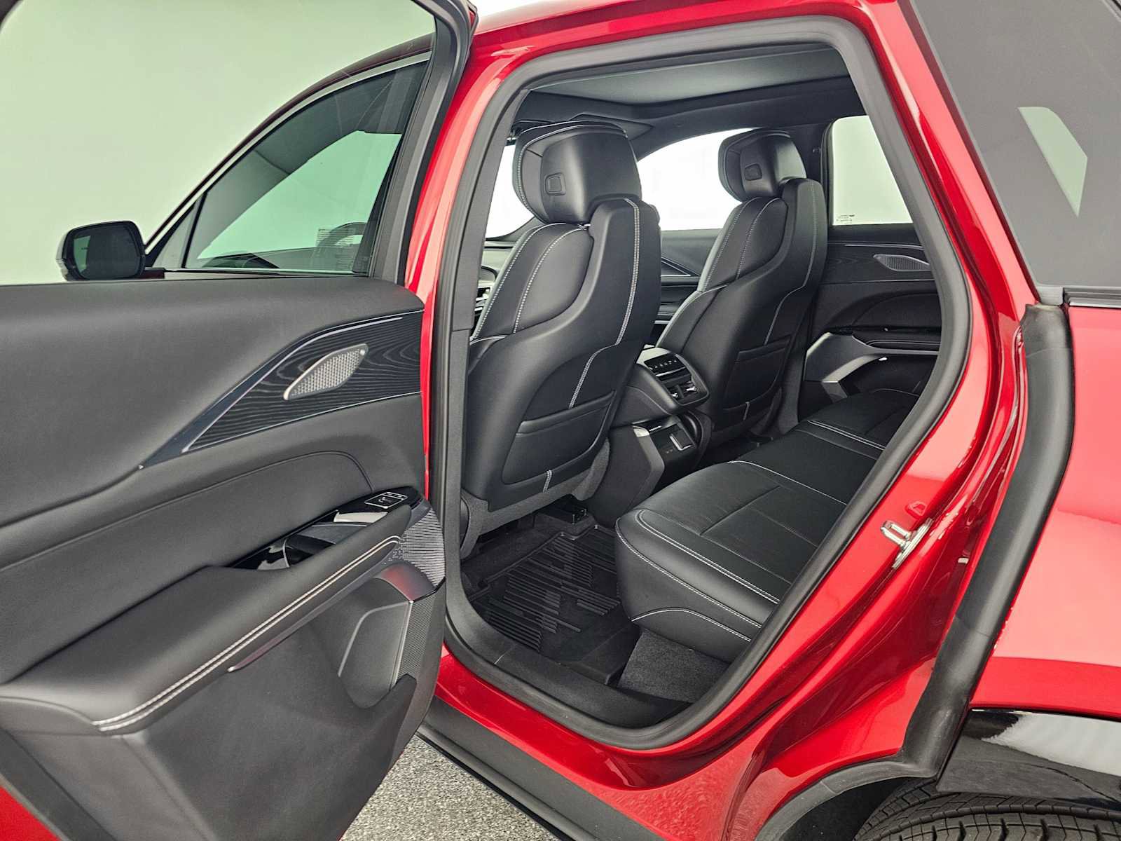 Used 2025 Cadillac Lyriq Luxury w/ LPO, Red Accent Package image 15