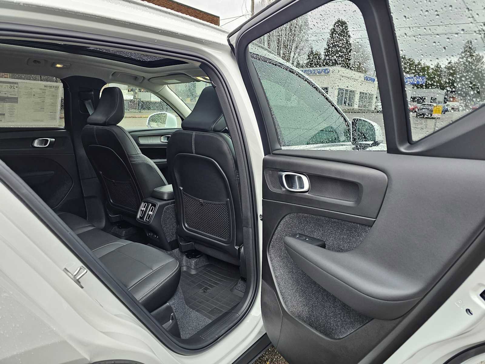 New 2025 Volvo XC40 B5 Core w/ Protection Package Premier image 13