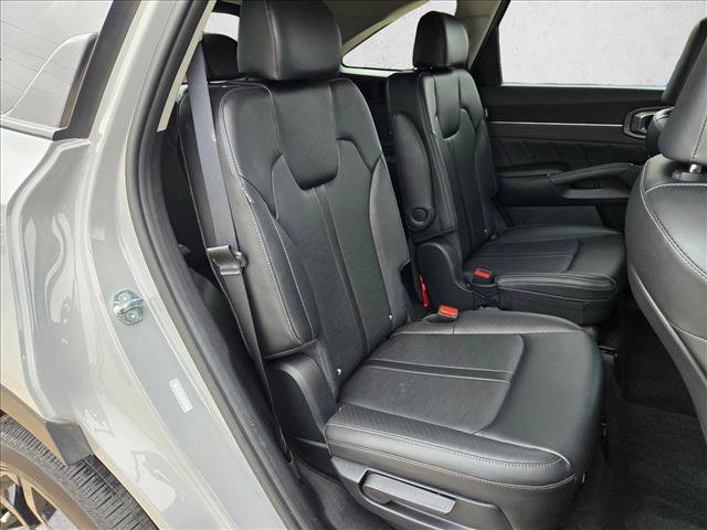 Used 2025 Kia Sorento SX image 21