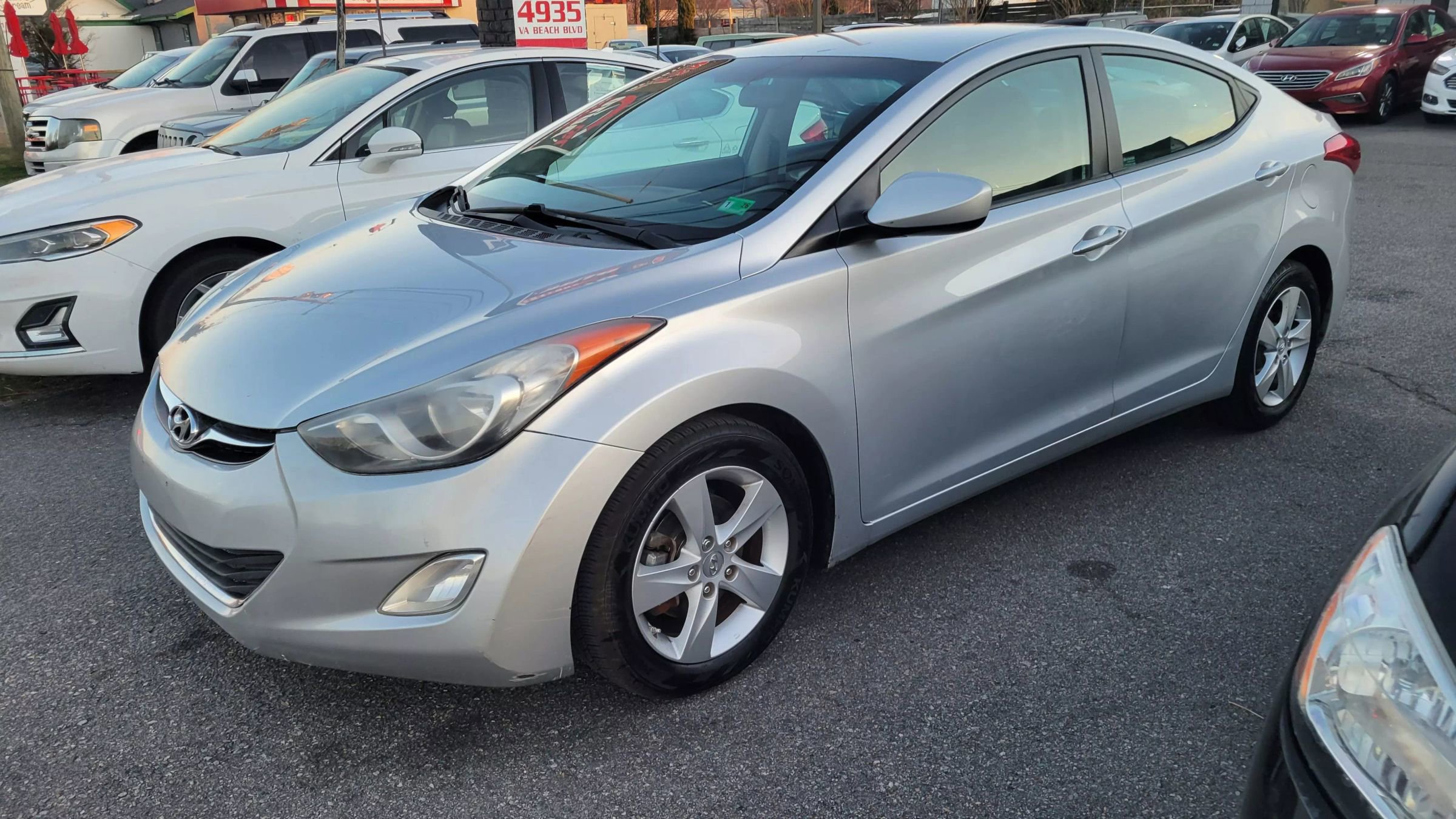 Used 2013 Hyundai Elantra GLS w/ Preferred Pkg image 7