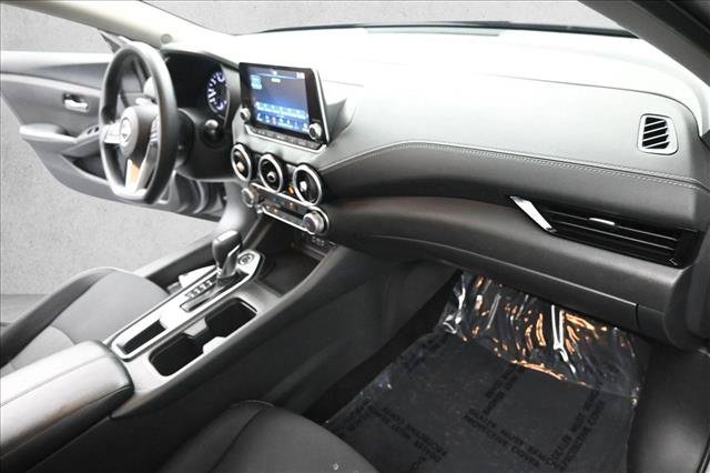 Used 2024 Nissan Sentra SV FWD image 27