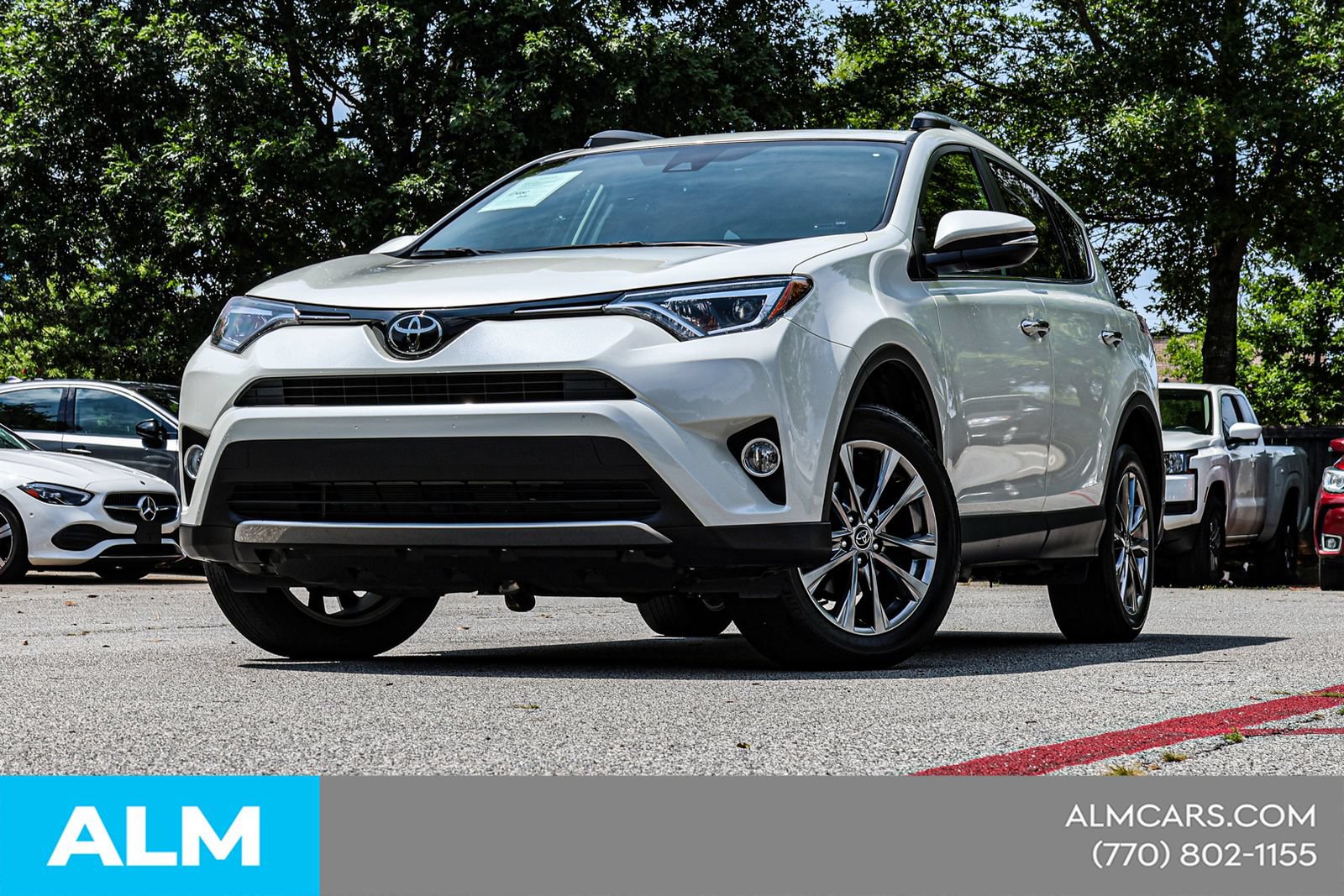 Used 2018 Toyota RAV4 Limited FWD image 2