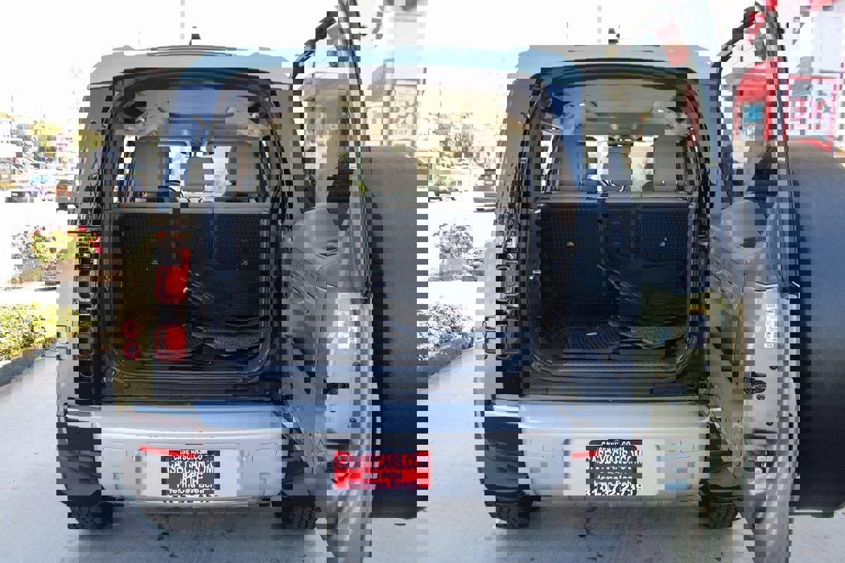 Used 2021 Land Rover Defender 110 SE image 27