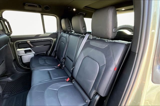 Used 2024 Land Rover Defender 130 X-Dynamic SE image 28