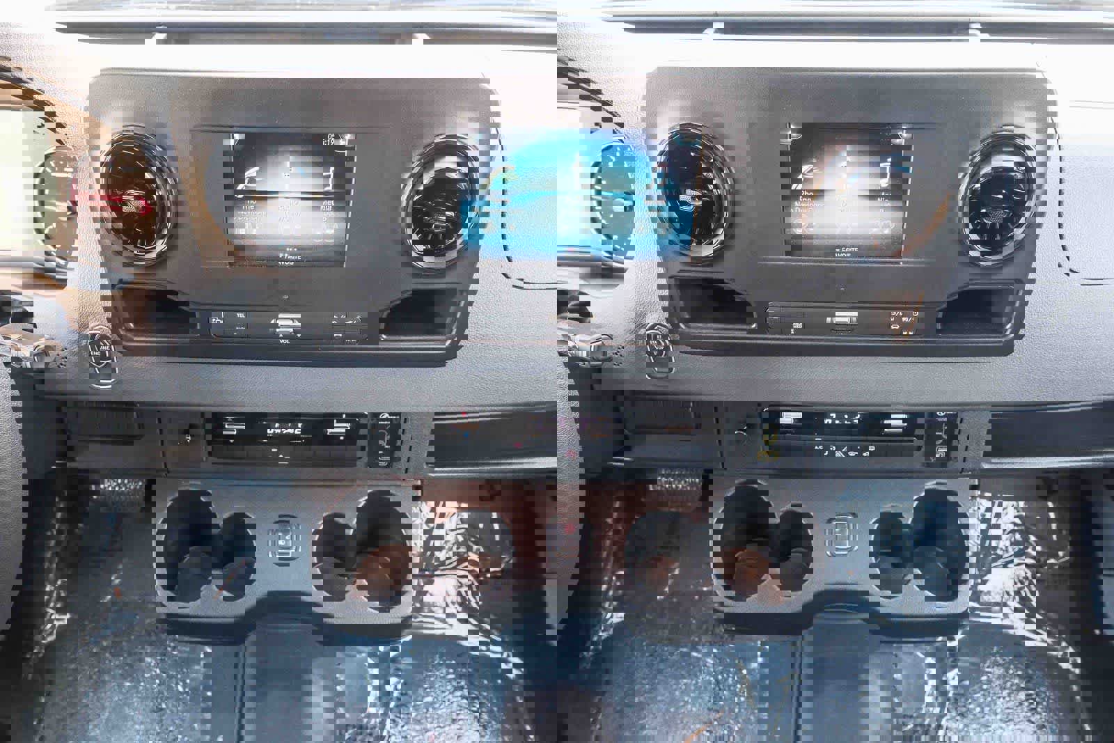 Used 2024 Mercedes-Benz Sprinter 3500 w/ Parking Package image 19