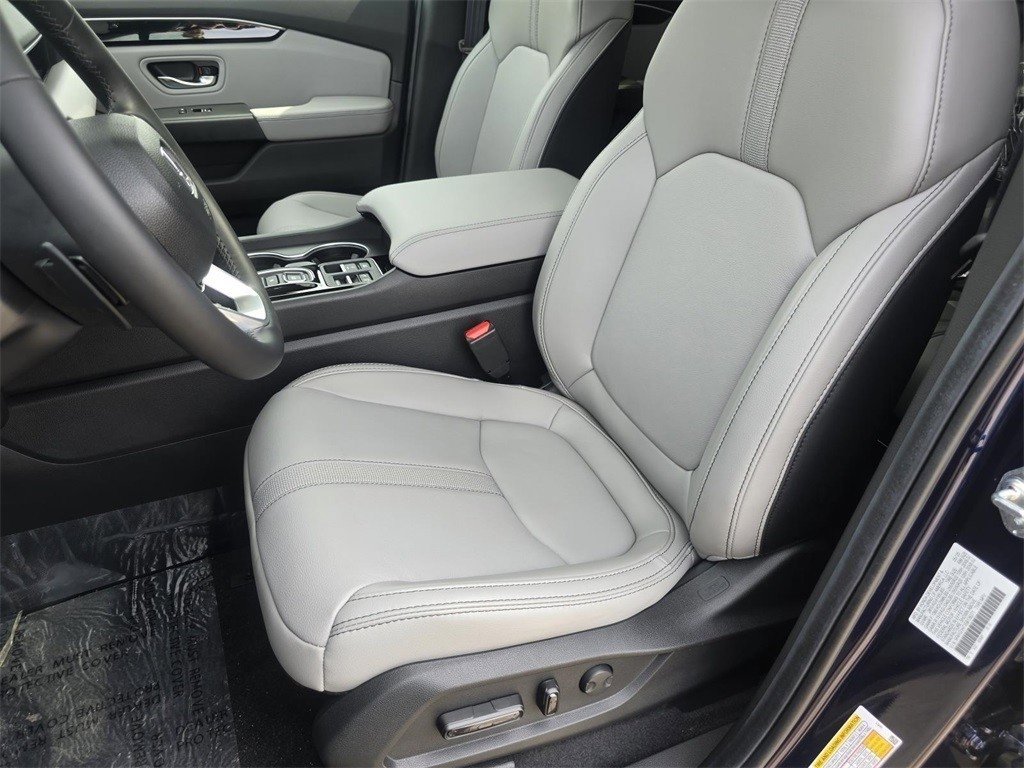New 2025 Honda Pilot Touring image 24