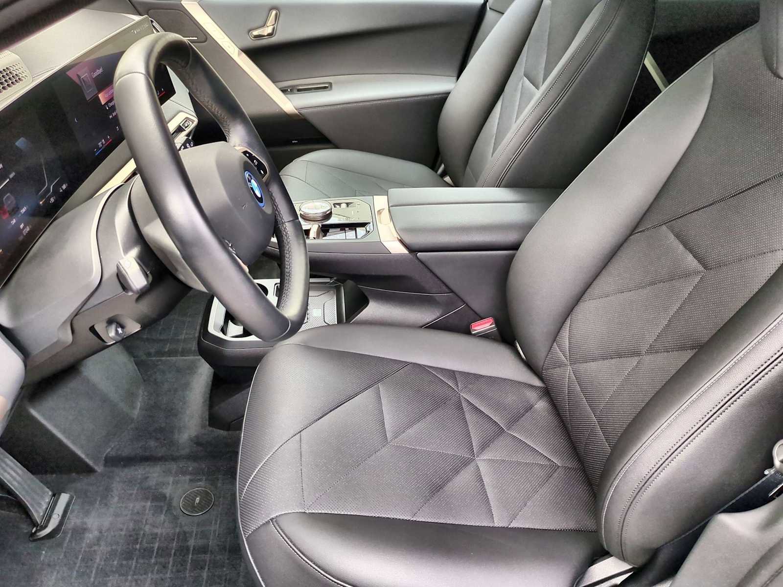 New 2025 BMW iX xDrive50 image 16