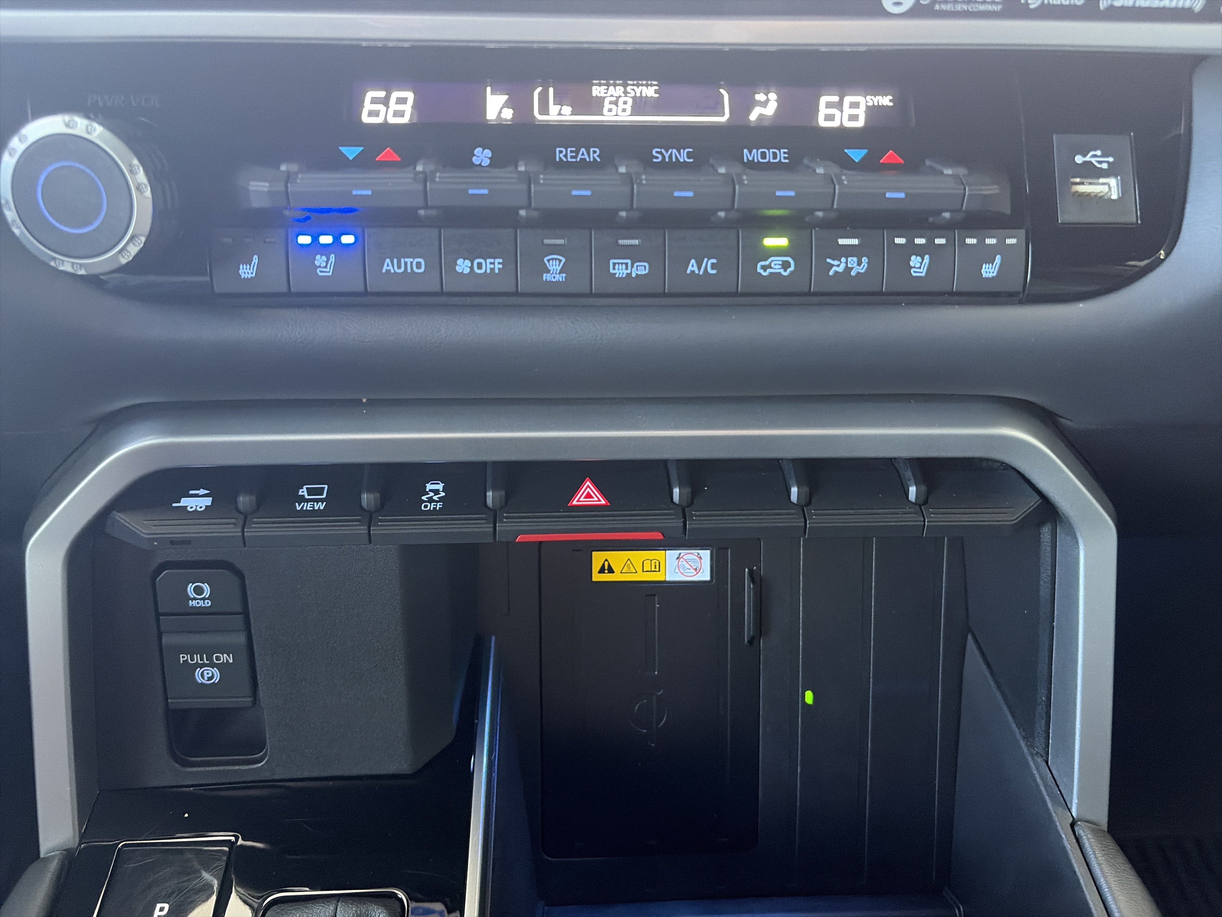 Used 2024 Toyota Sequoia Platinum AWD/4WD image 27
