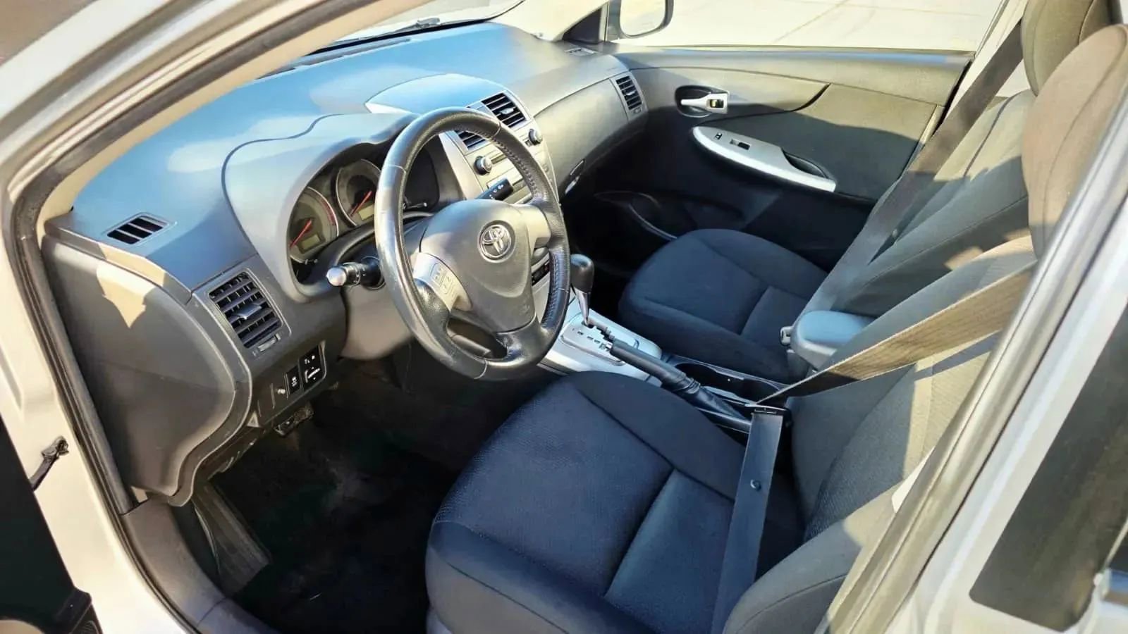 Used 2010 Toyota Corolla S image 9